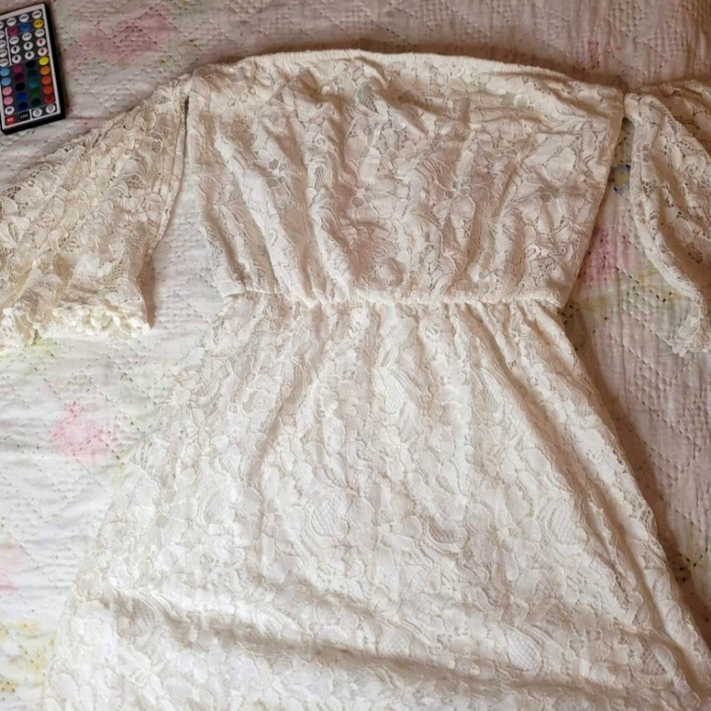 Offshoulder Vintage White lace dress